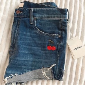 MOTHER • the rascal slit flip cherry shorts